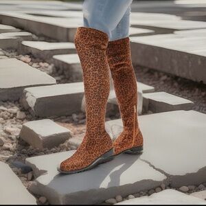 Reena Brand Suede Over The Knee Boots Sexy Trendy Retro  Boho Chic  Sz 8 NWT